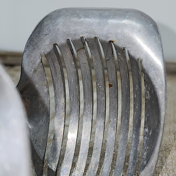 Vintage Egg Holder to Slice Tomato Onion Lemon Lime Guide Cutter Tongs Taiwan - Picture 7 of 10